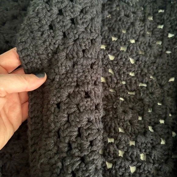 Elegant Black Crochet Cardigan - Picture 4 of 4